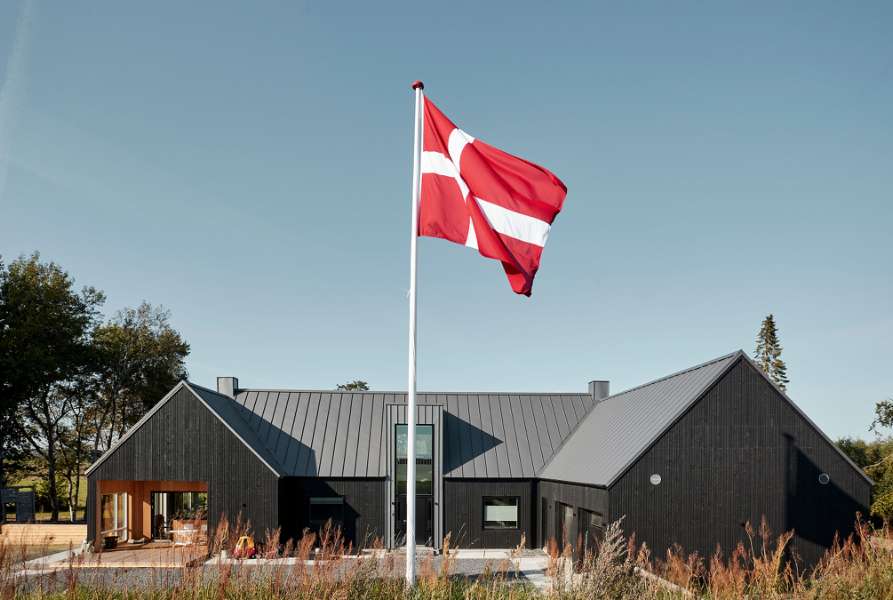 Dürfen wir vorstellen? Das neue Haus mit dem populären Stahldach!, Brådalvej 25, 9210 Aalborg SØ, Dänemark